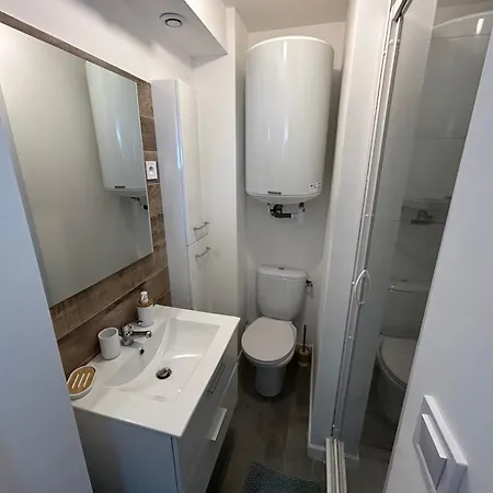 A 2 Min De La Apartman